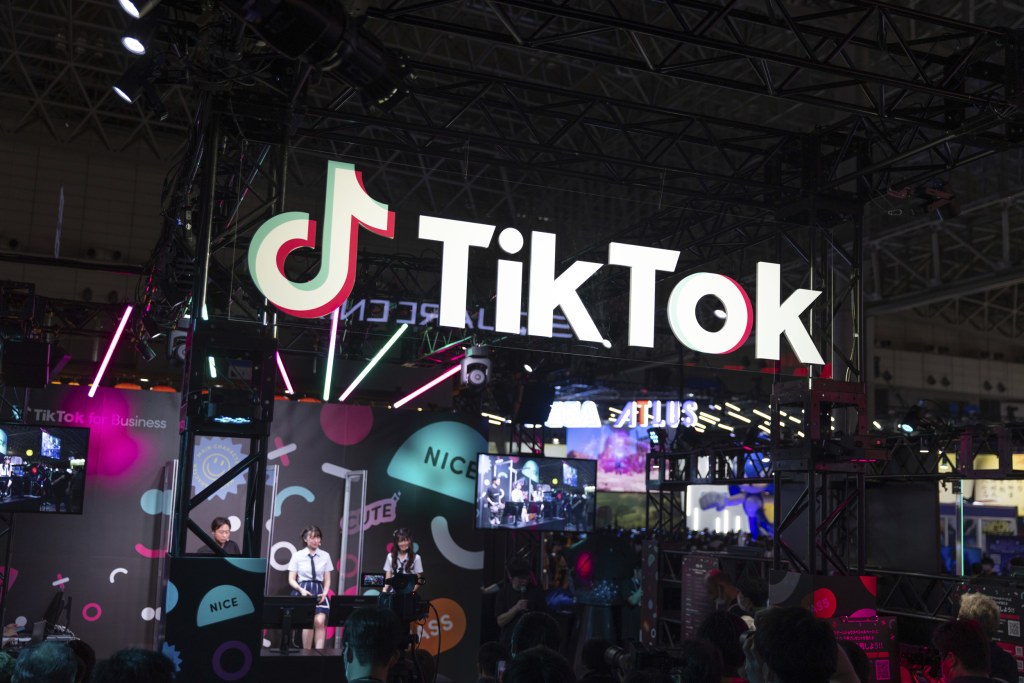 221110-tiktok-logo-mjf-1624-97f2ef.jpg