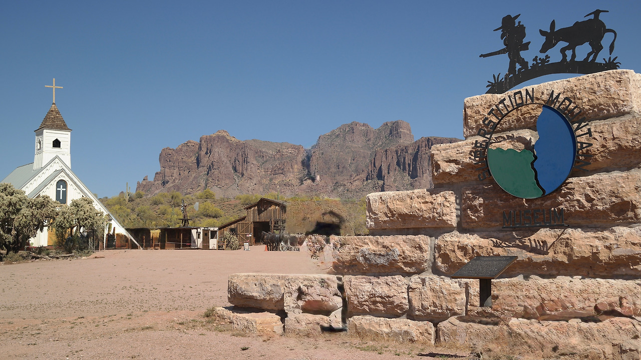 아파치랜드 무비 랜치.jpg