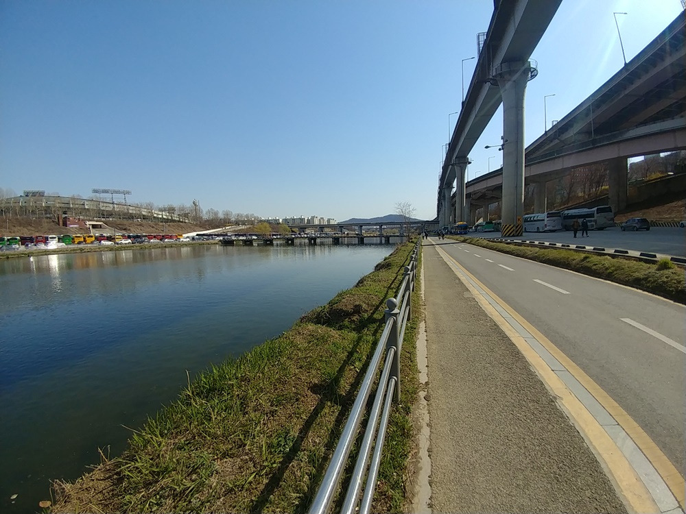 03.탄천 전경.jpg