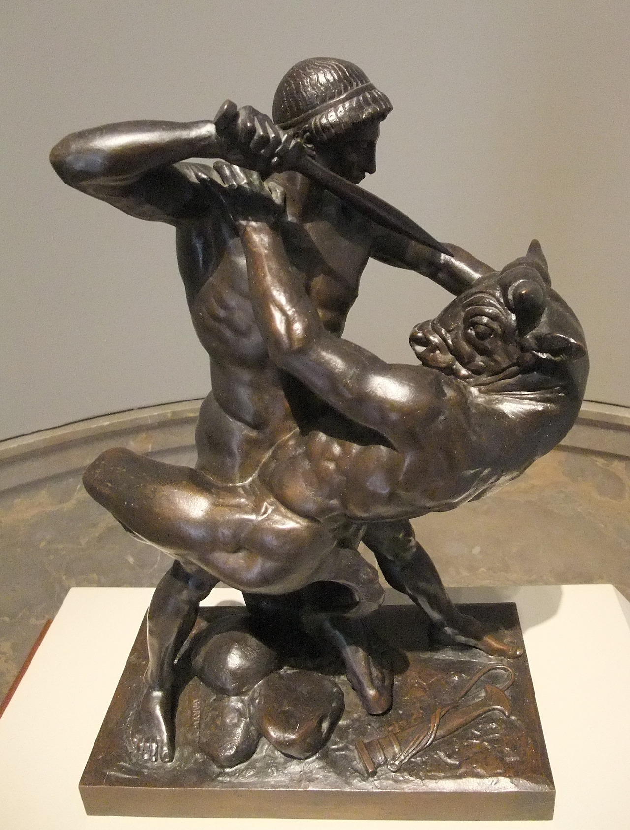 Theseus_Slaying_Minotaur_by_Barye.jpg