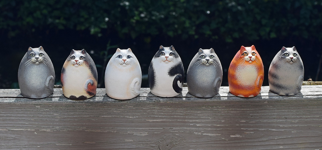 ceramic-cats-2759936_1920 (1).jpg