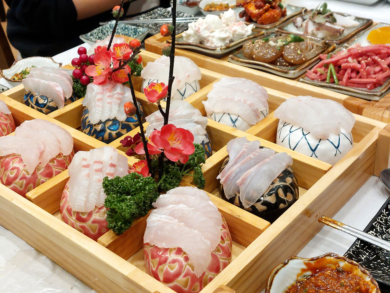 산해횟집 모둠회.jpg