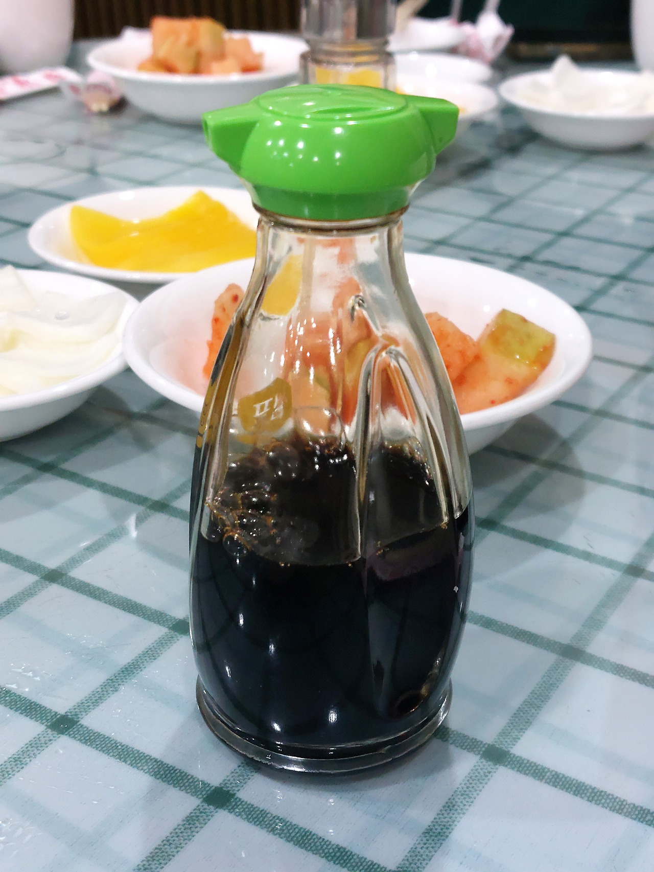 동양 소스의 기본인 간장.jpg