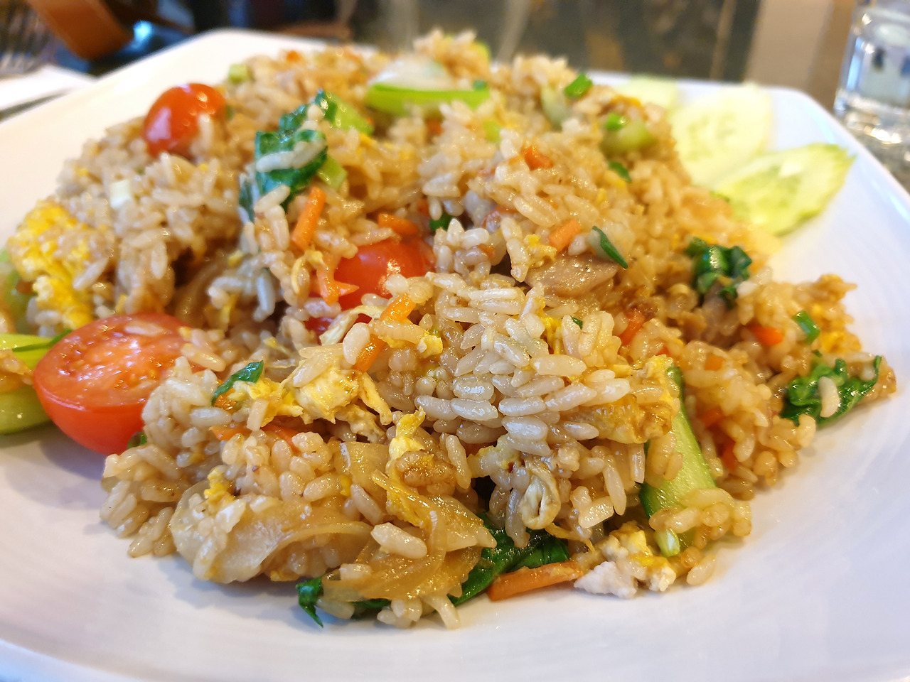 파인애플을 넣고 볶은 카오팟쌉파롯.jpg