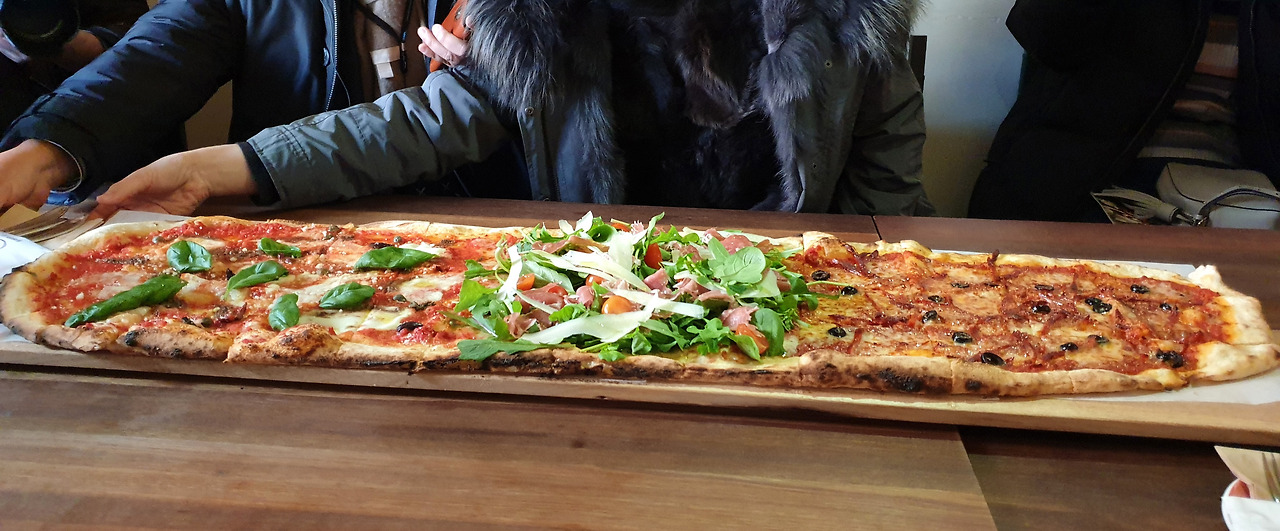 핏제리아 오 메트로 핏자.jpg