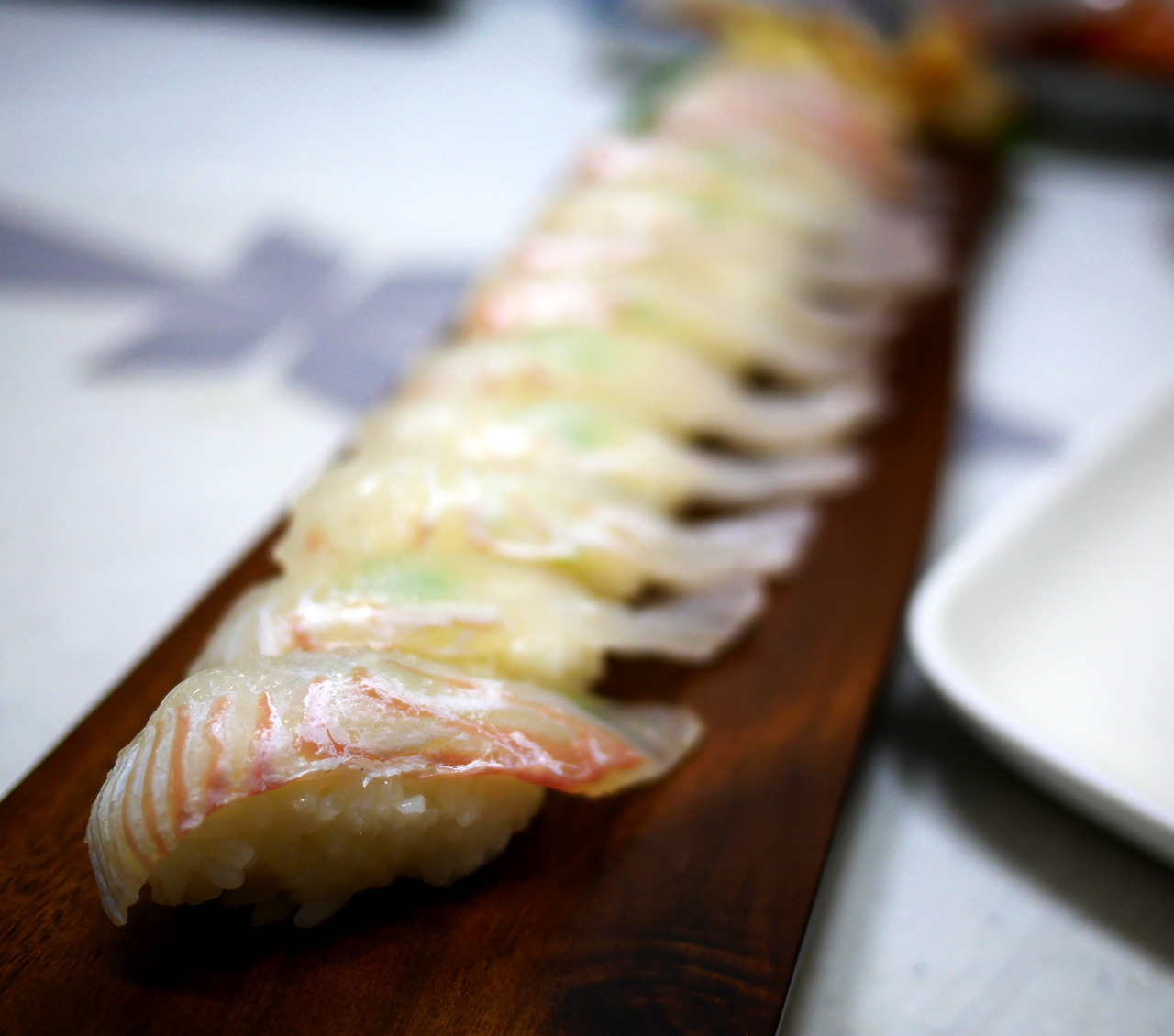 흰살생선 초밥.jpg