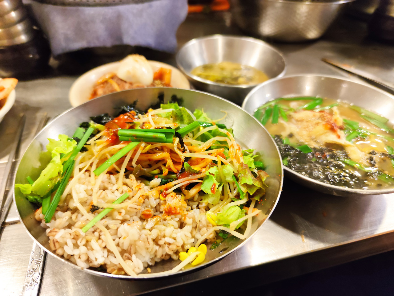 남대문 형제식당 보리밥 칼국수 냉면 세트.jpg