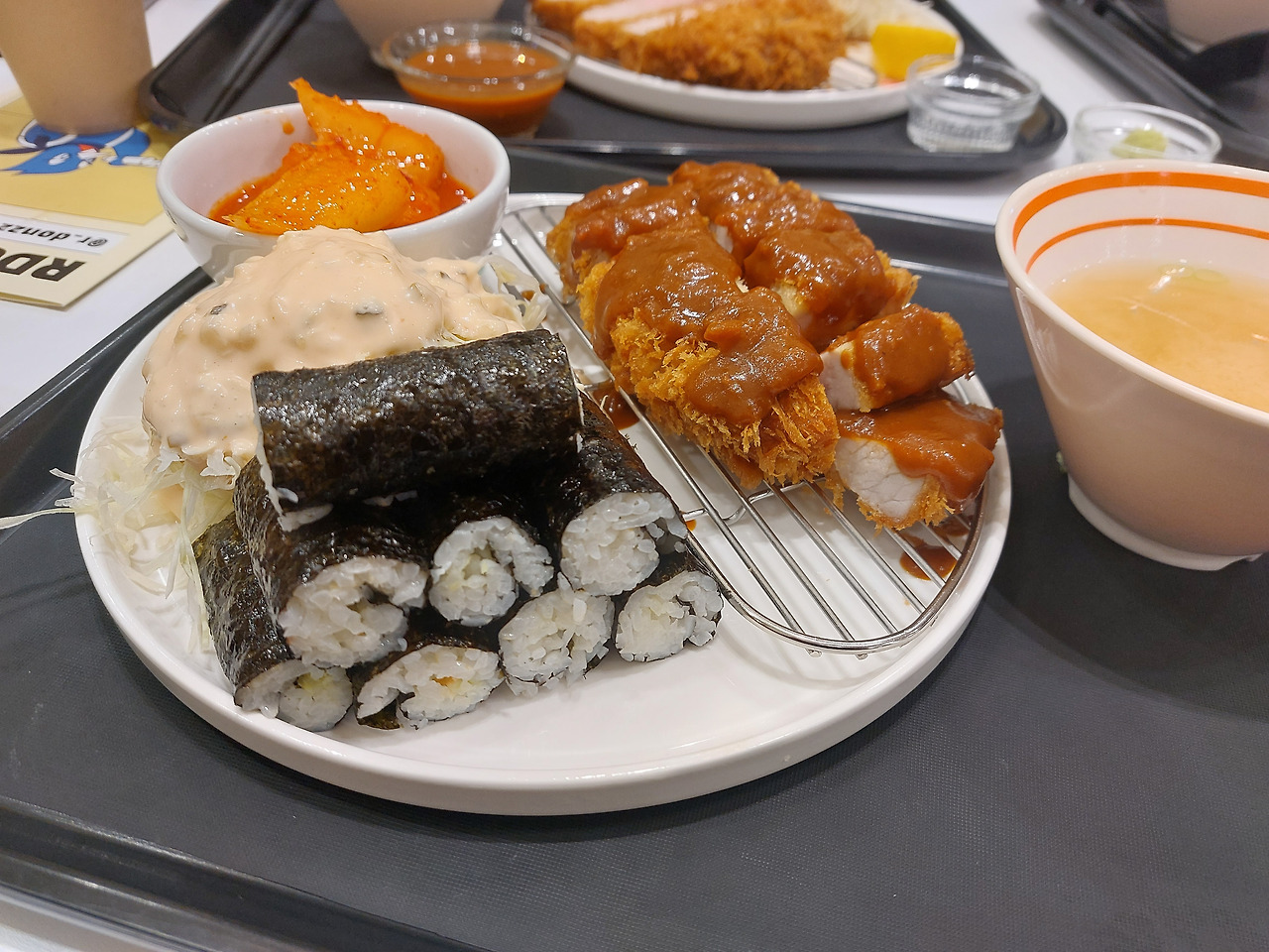 브라운소스를 얹은 알돈 충무가츠.jpg