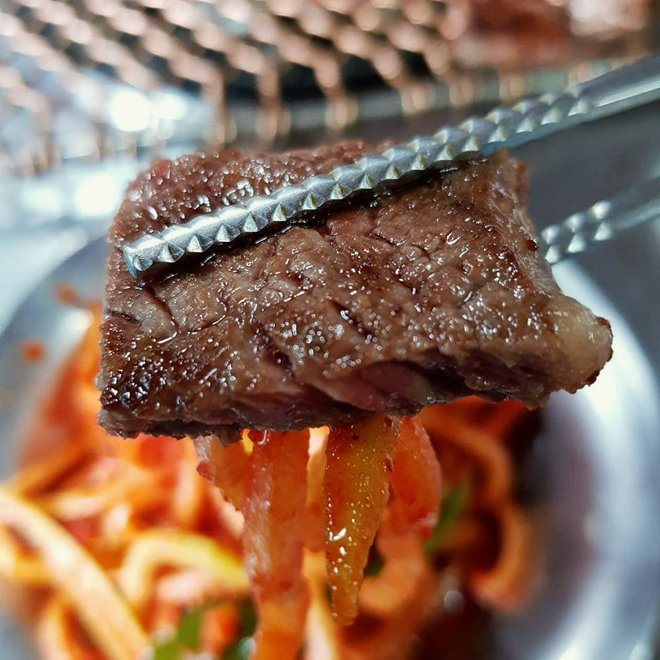 고기와도 곁들이기 딱 좋은 채소가 무채다.jpg