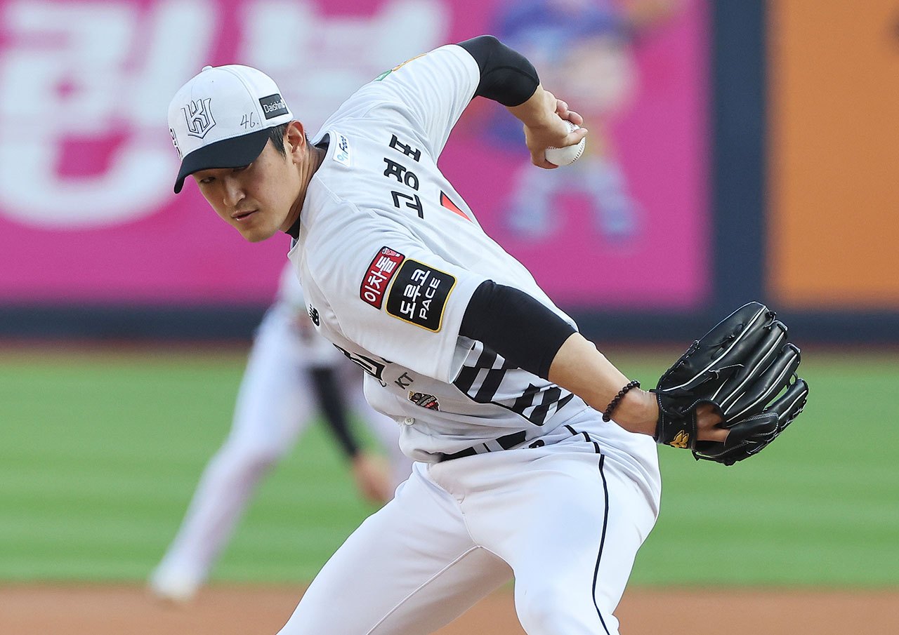 사이드 암 던지기 고용표 투수.jpg