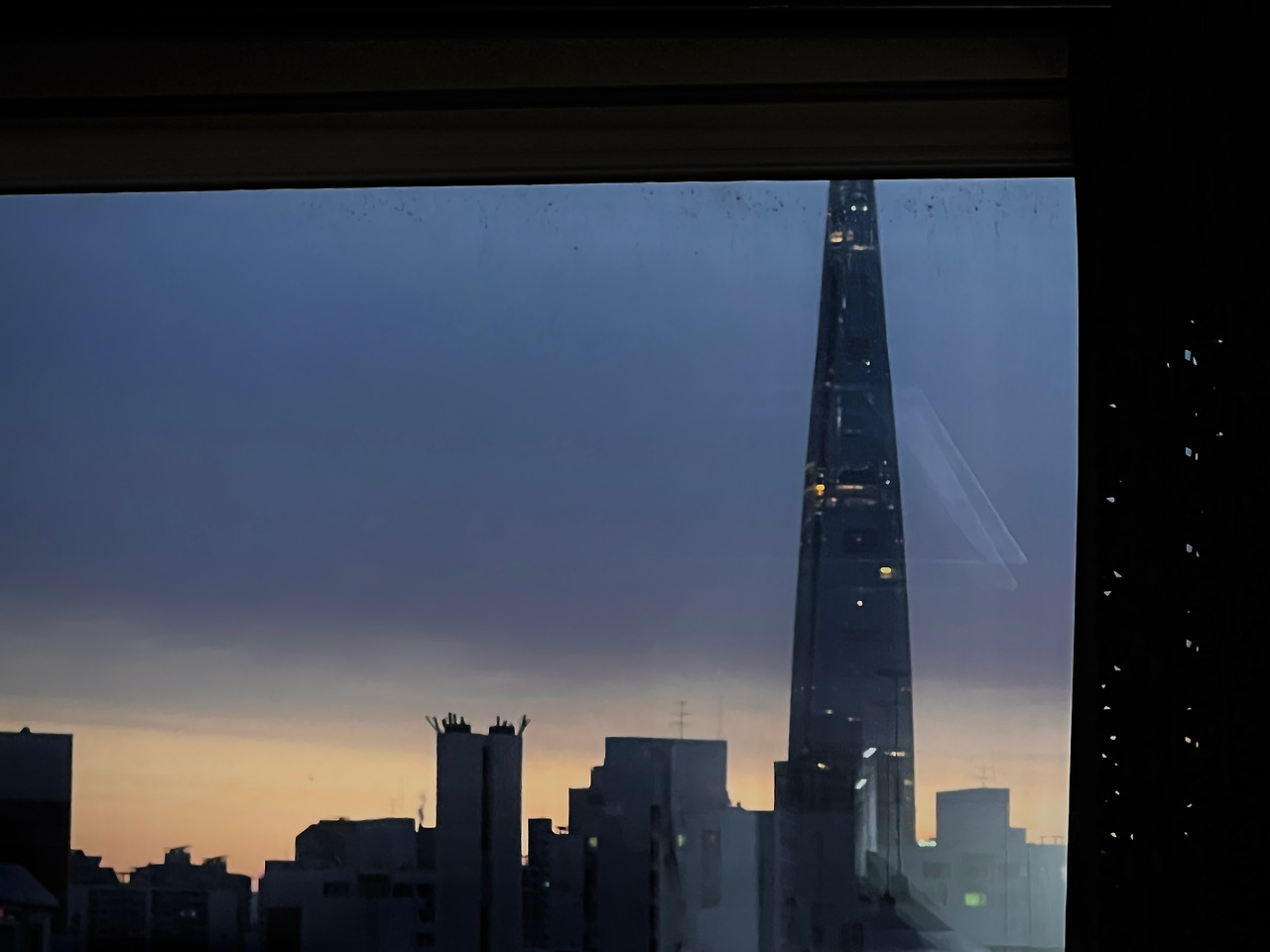 거실에서본 아침.jpg