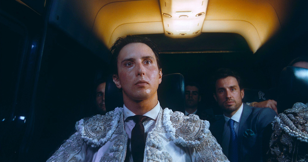 SP_T_고독의 오후_Afternoons of Solitude_still_01.jpg