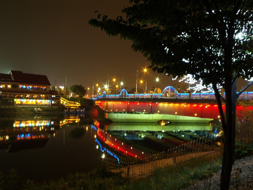 공지천 야외 음악당1.jpg