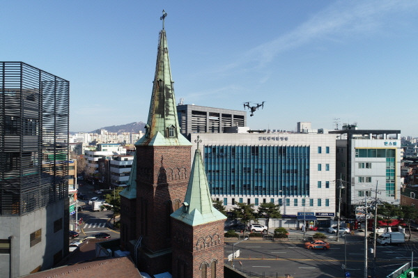 2-2 드론 매일건설신문_수정.jpg