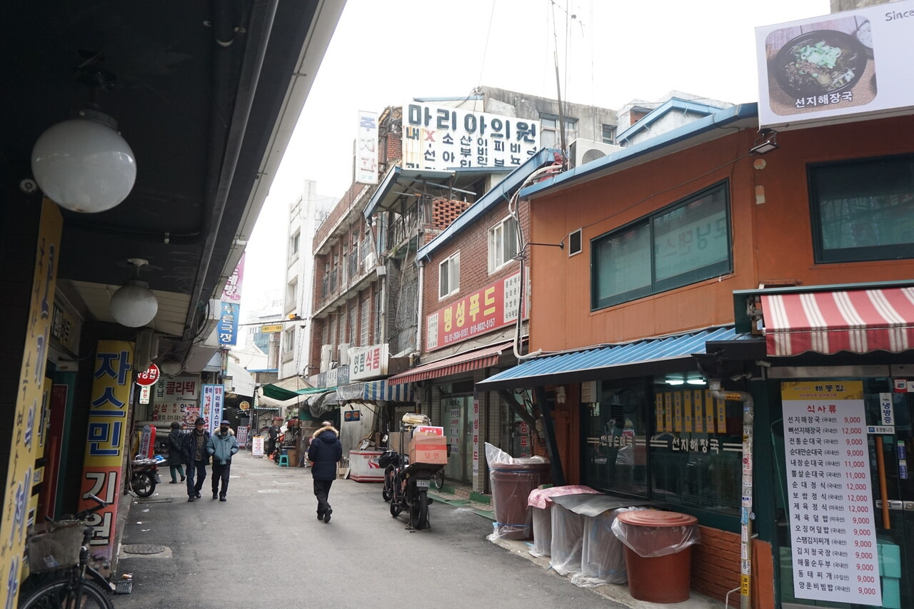 영등포시장과 연결된 길 구간. ©서울수집.jpg