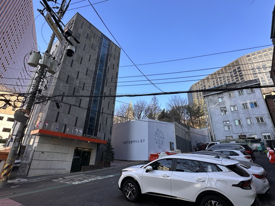 쪽방촌 일대 공사중인 부지.jpg