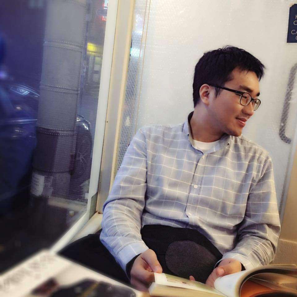 4월 리빙리 하용호.jpg