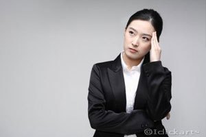 고민하는 여자.jpg