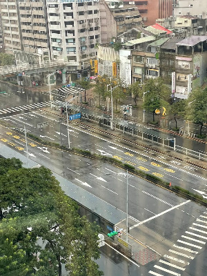 호텔에서 본 외부.jpg