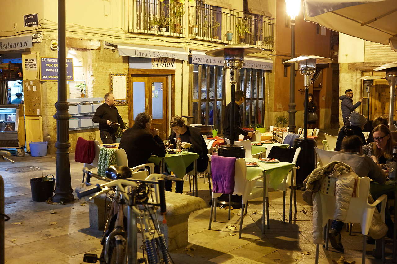 발렌시아의 파에야 가게 풍경.jpg