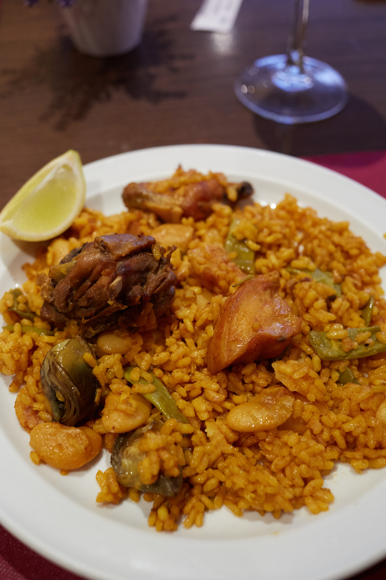 토끼고기가 들어간 발렌식아식 파에야.jpg