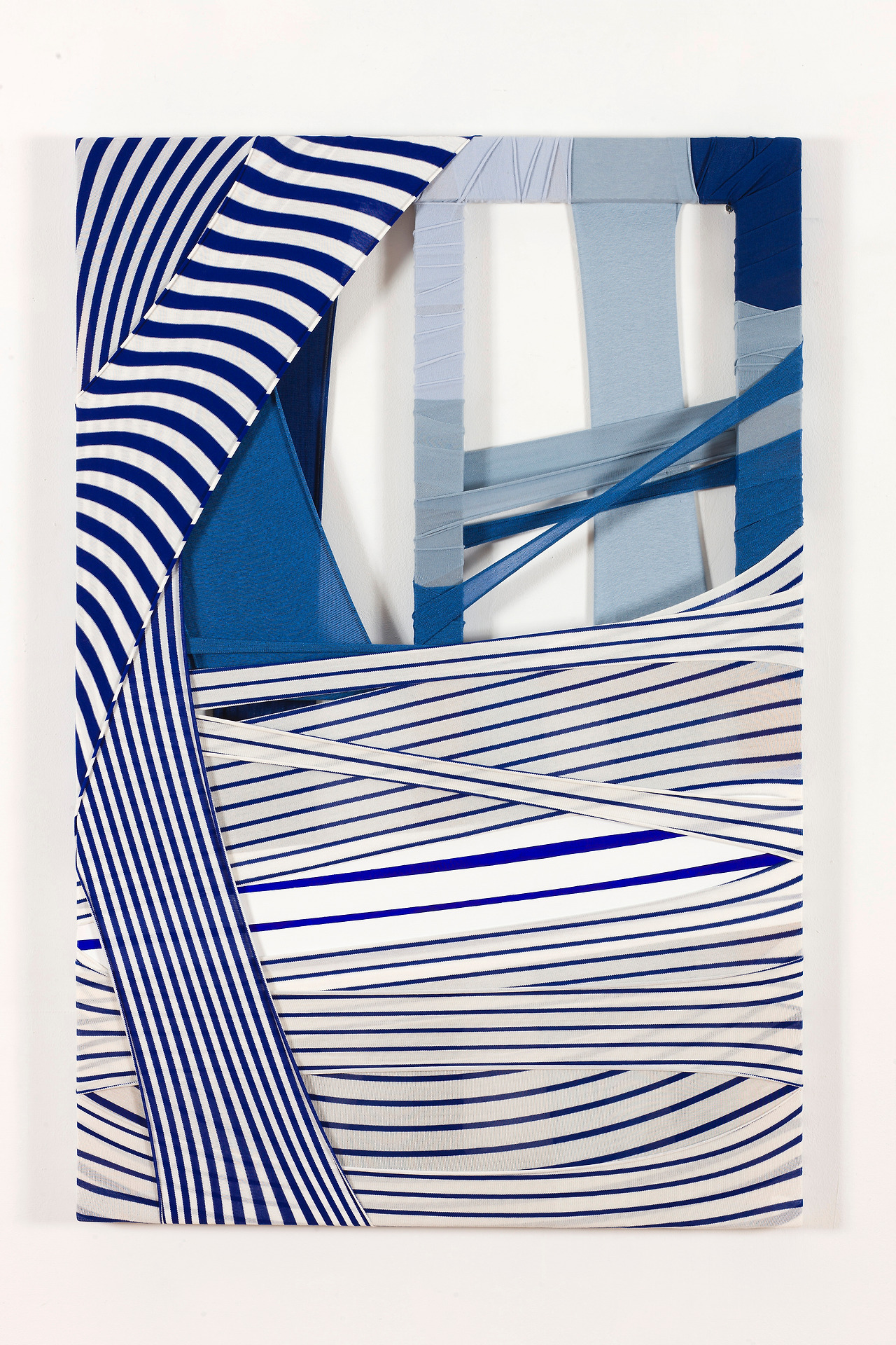 2.정다운,blue stripes,100.0x65.1cm,fabrics.colored stripes.frame,2016.jpg