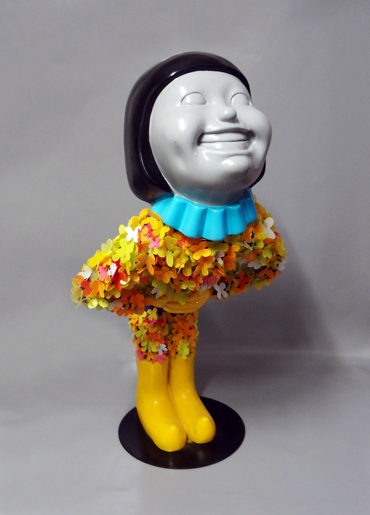 권수경-정그린나래(배꼽인사하세요) 45x60x40cm 혼합재료 2016.jpg