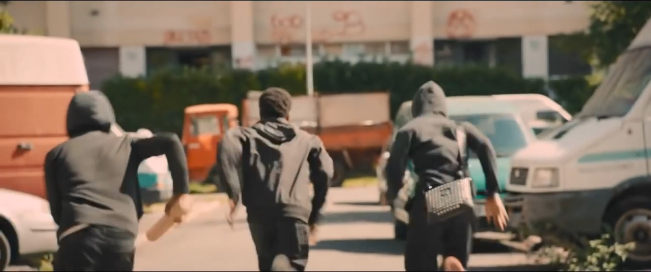 Trailer de Les misérables (HD) - YouTube (720p).mp4_20190817_233716.622.jpg