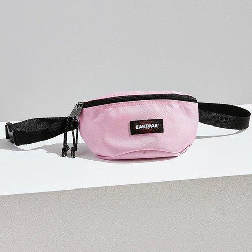 http-2F2Fbae.hypebeast.com2Ffiles2F20172F062Feastpak-springer-belt-bag-urban-outfitters-2.jpg