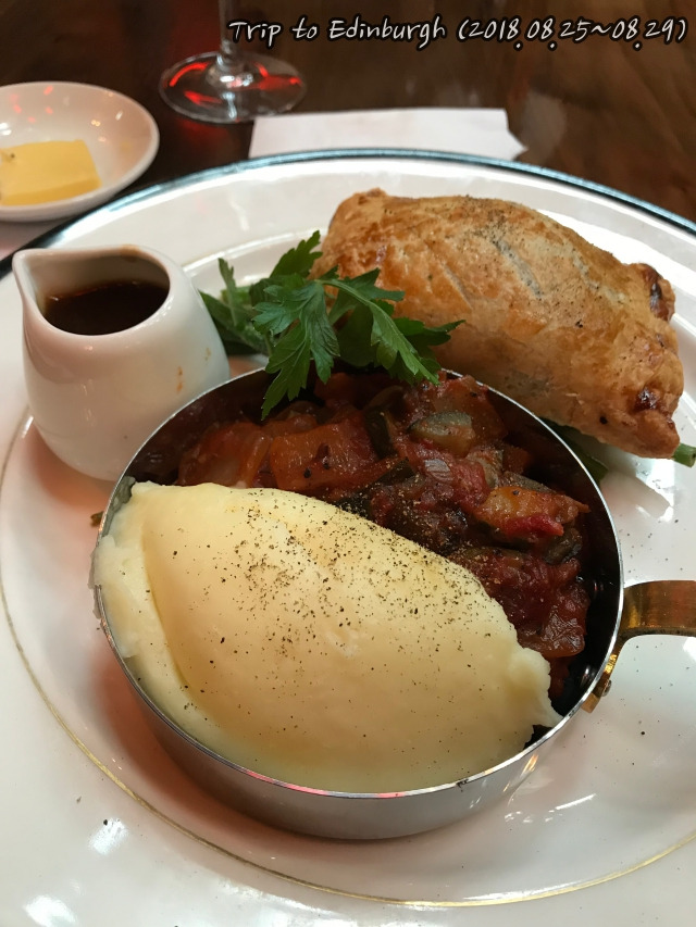 2018-08-27 12.53.00.jpg