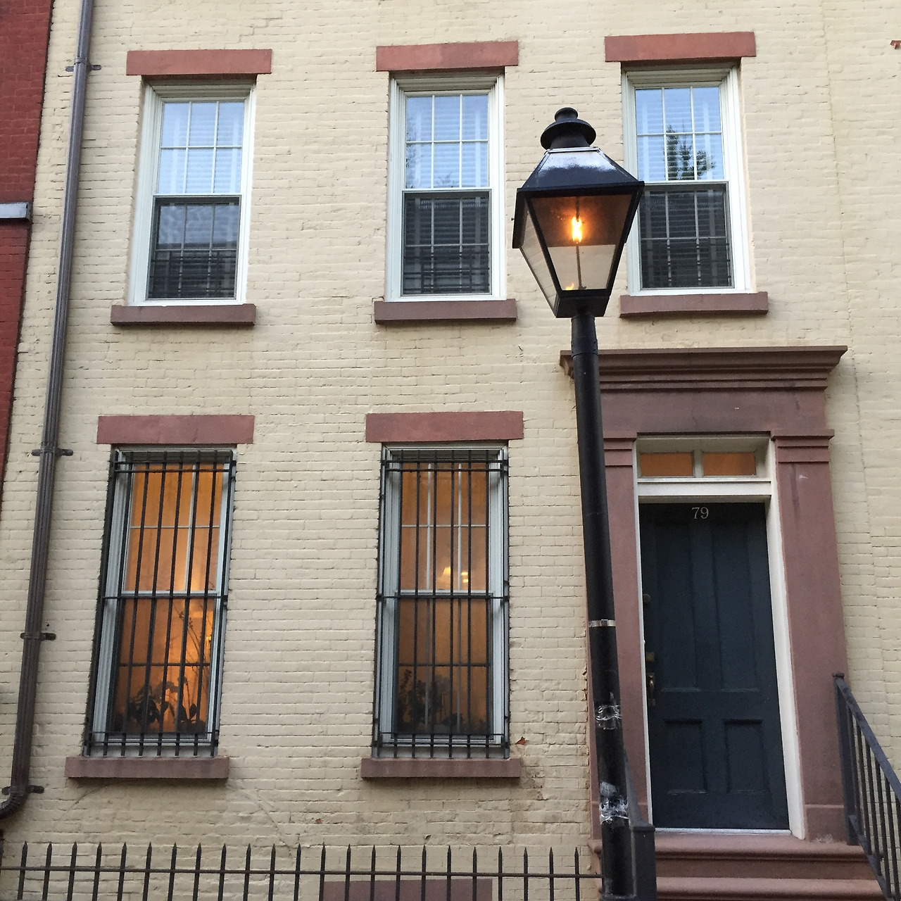 Gas light in Brooklyn 6.jpg