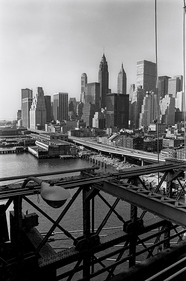 Lower Manhattan from the Brooklyn Bridge circa 1969 Frank Siciliano.jpg