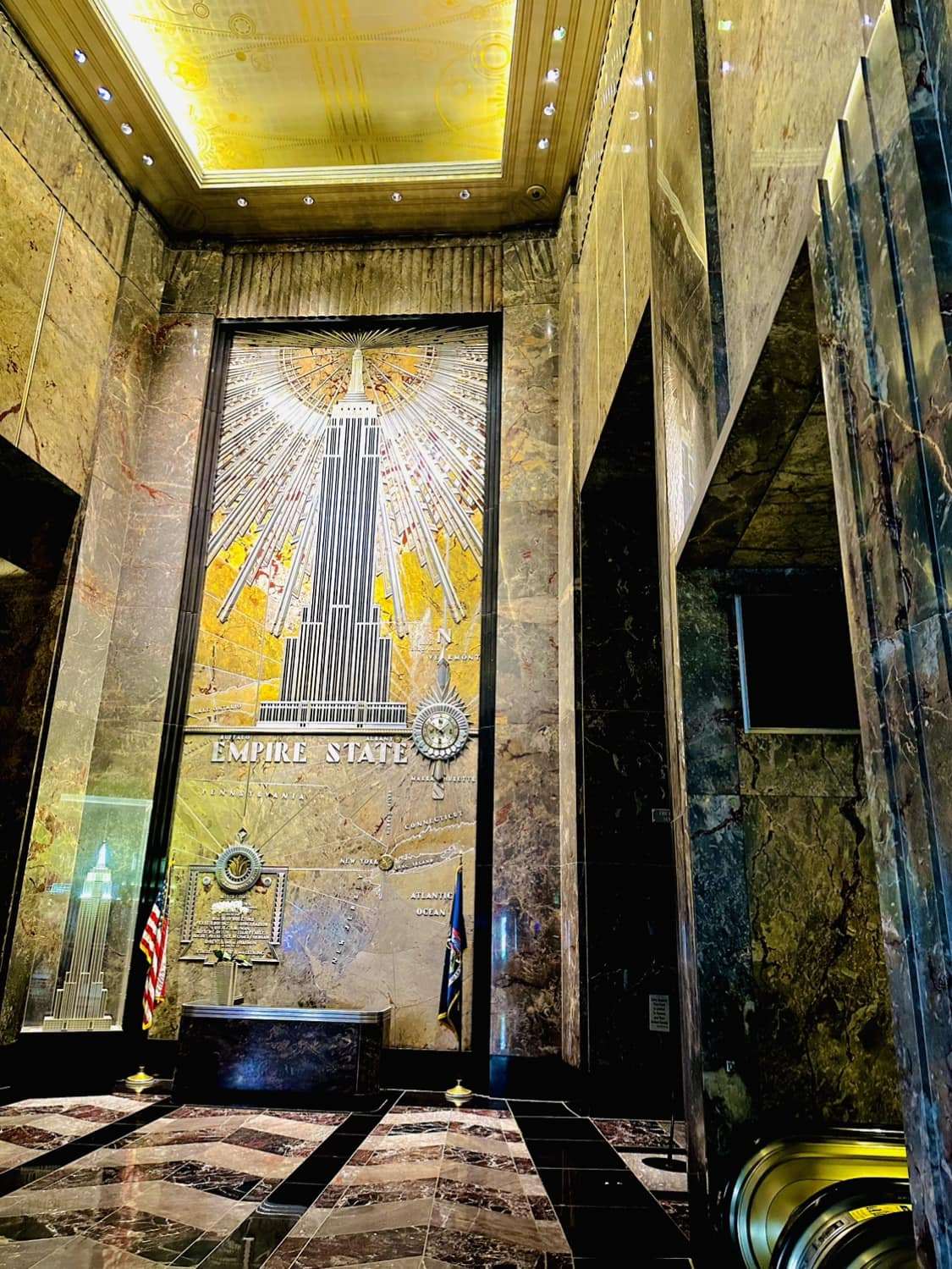 empire state building 2lobby.jpg