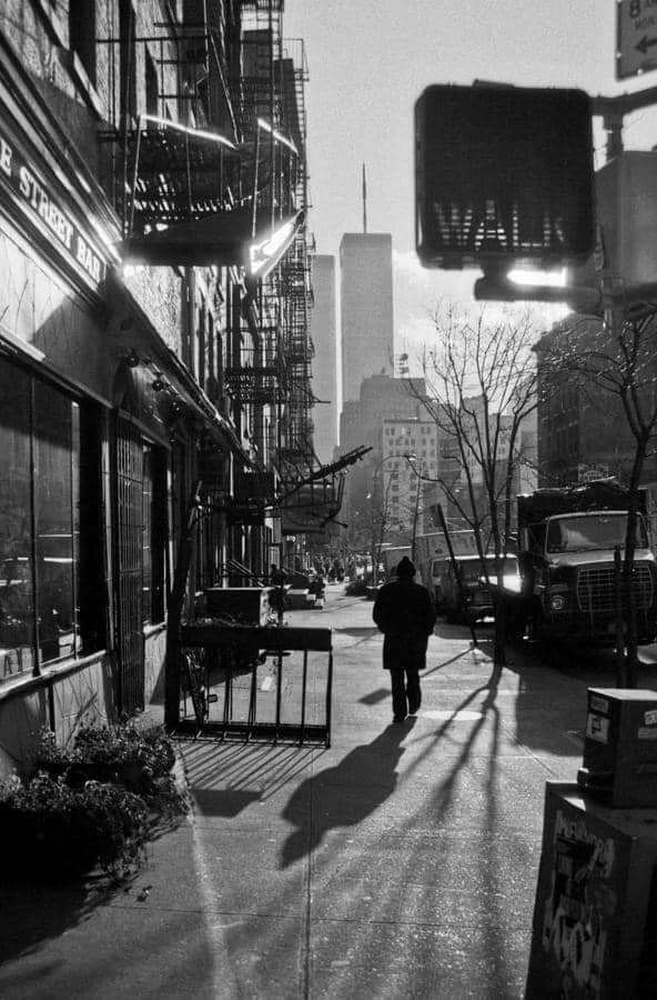 Walking in Manhattan, West Broadway, 1984.jpg