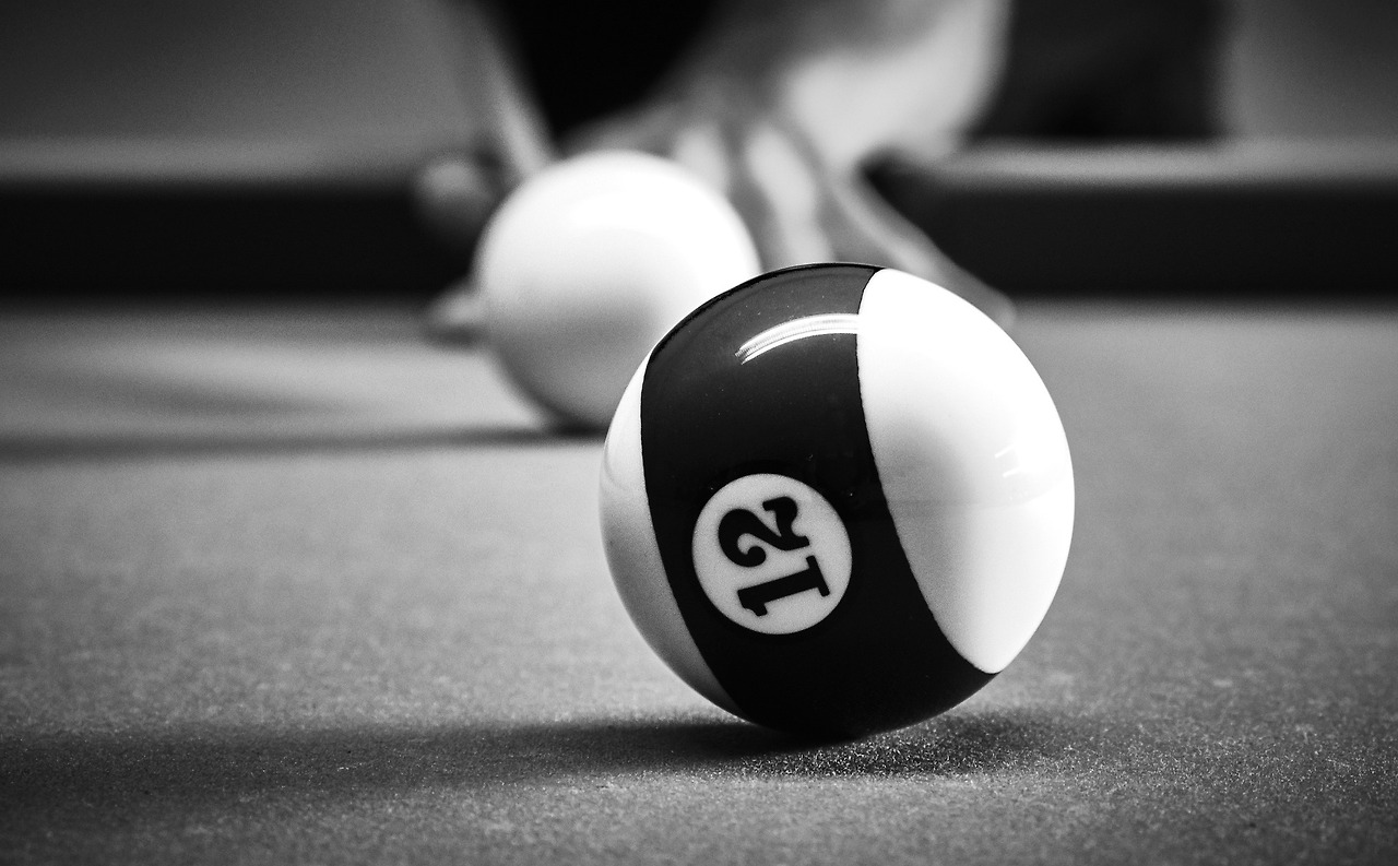 billiards-4345870_1920.jpg