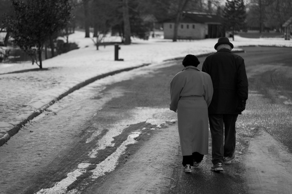 old-people-holding-hands2 (1).jpg
