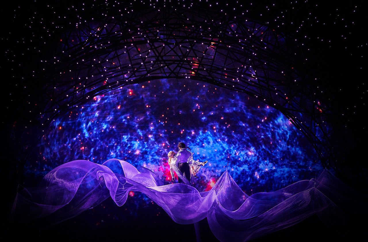 25. [2018 웃는 남자] 2막 피날레_박강현,민경아_EMK제공.jpg