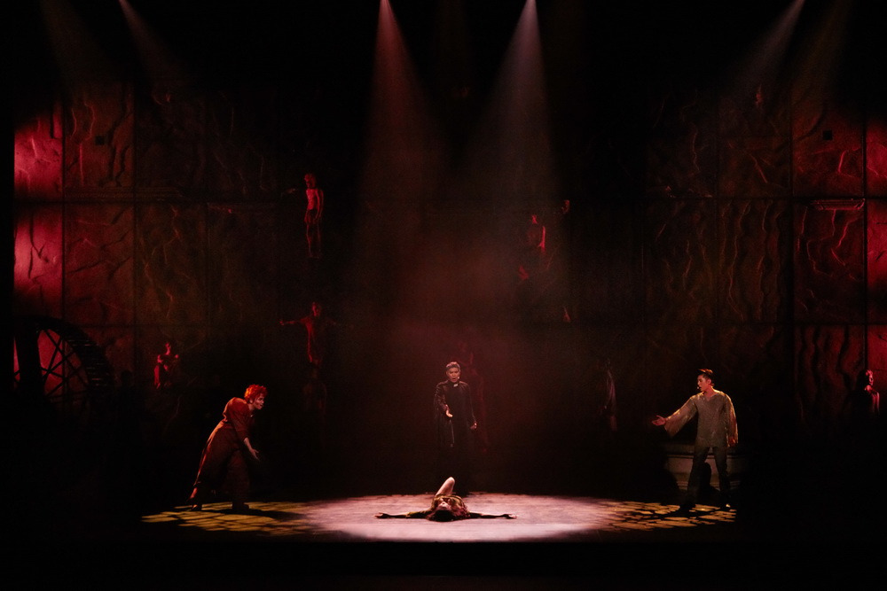 노트르담 드 파리 리뷰용 (5).jpg