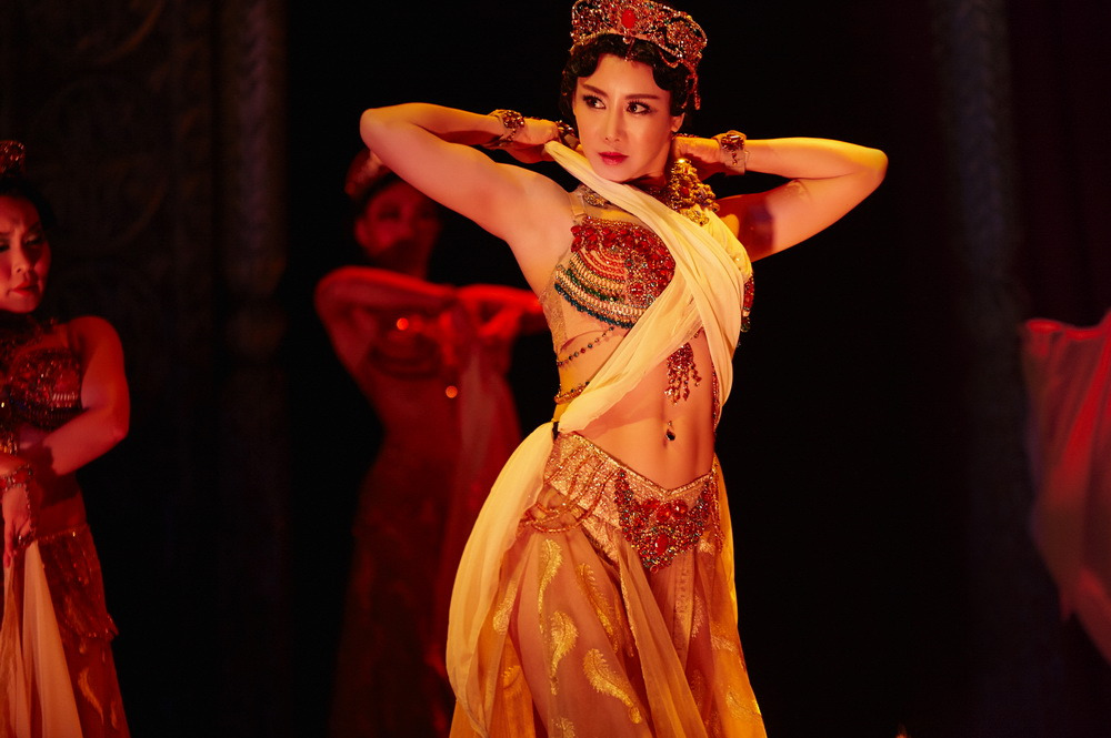 [마타하리] 사원의 춤_김소향_EMK제공 (2).jpg