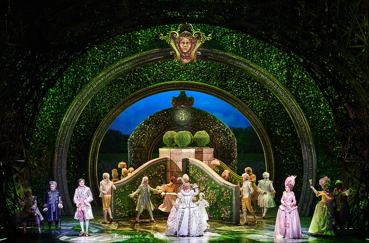 04. [2018 웃는 남자] 가든 파티_정선아,강태을,김나윤,이상준 외_EMK제공.jpg