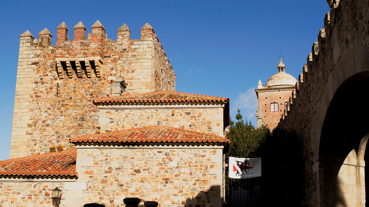 카세레스...성 정문.jpg