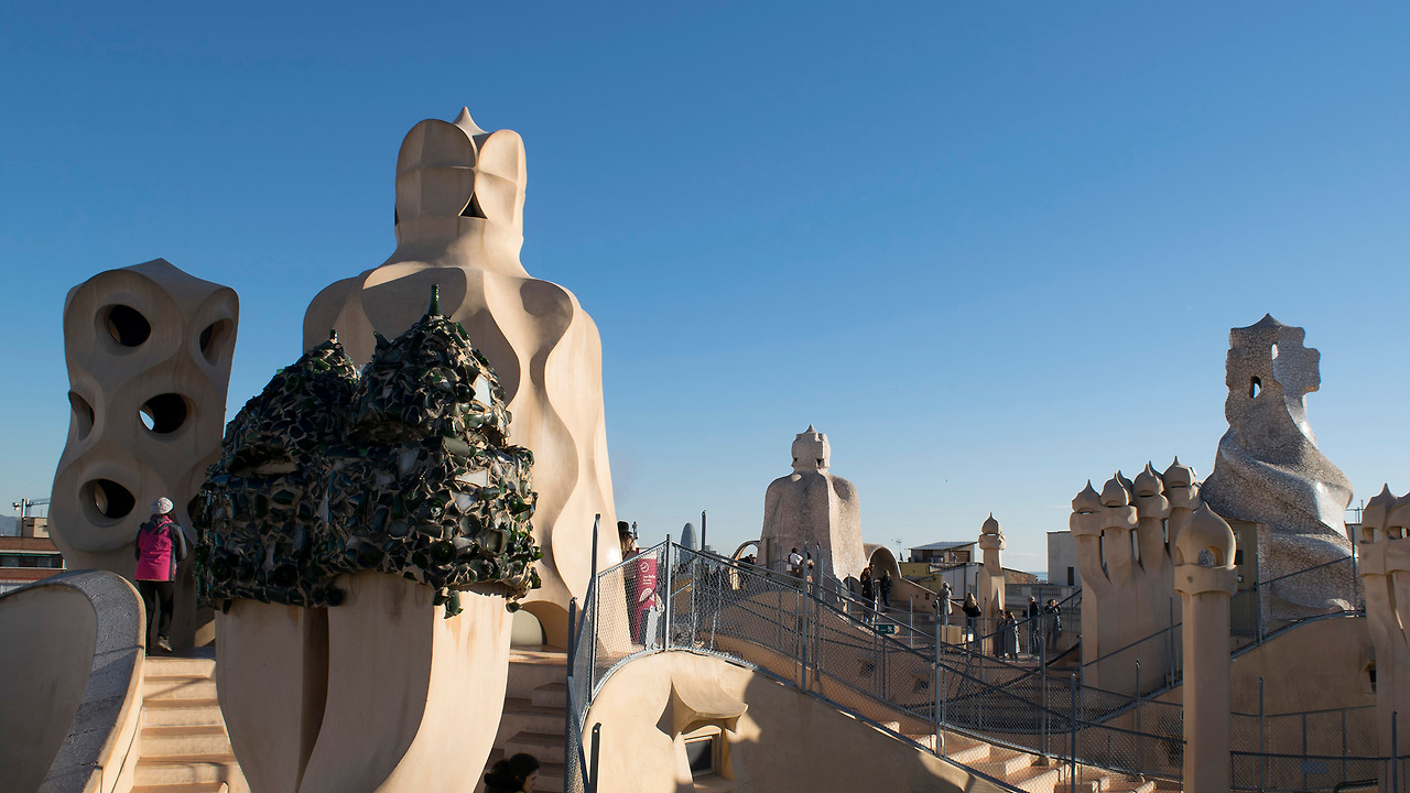 까사밀라 옥상굴뚝 1-1).jpg