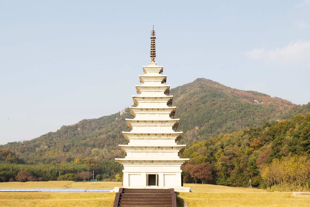 익산 미륵사지 서탑.jpg