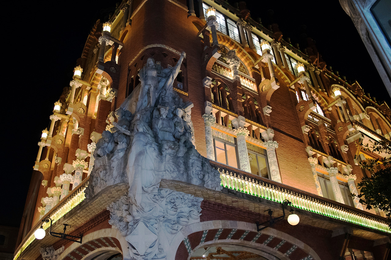 까탈루나 음악당...외부..야경2-1).jpg