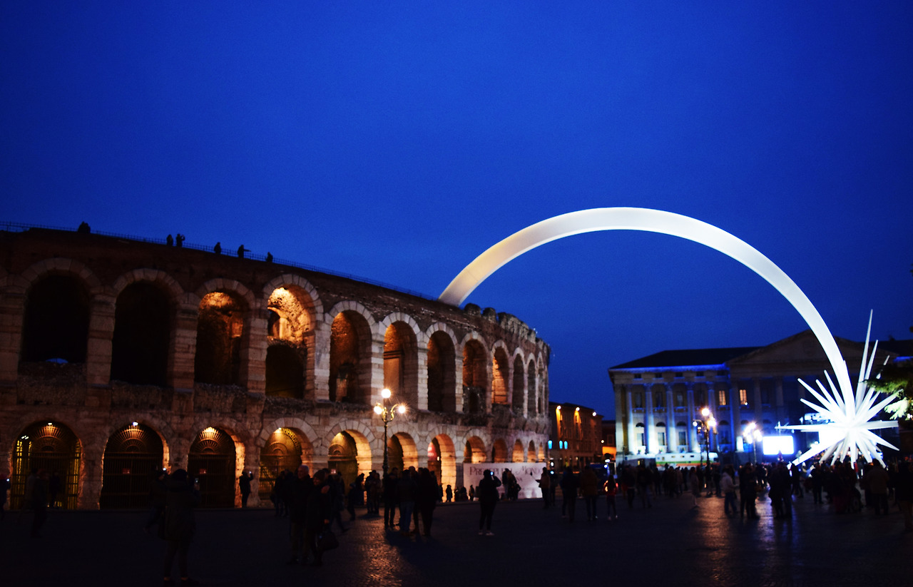 베로나 아레나 야경.jpg