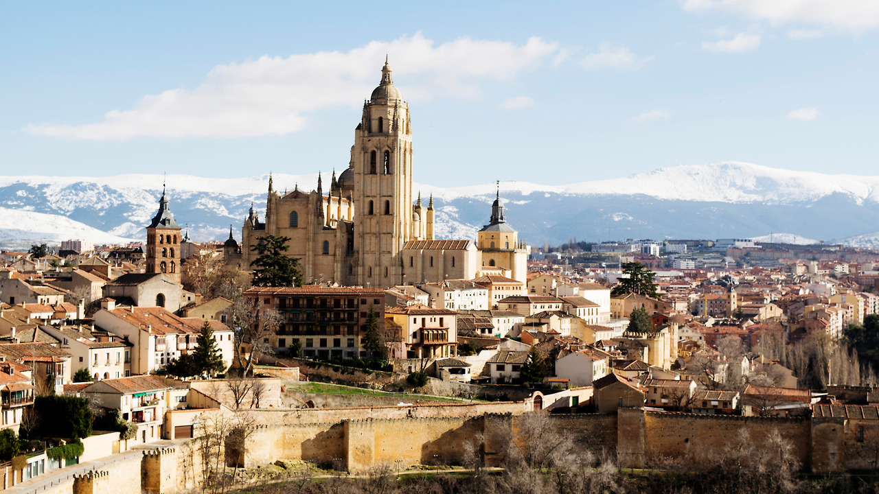 18 세고비아...알카사르에서 본 대성당.jpg