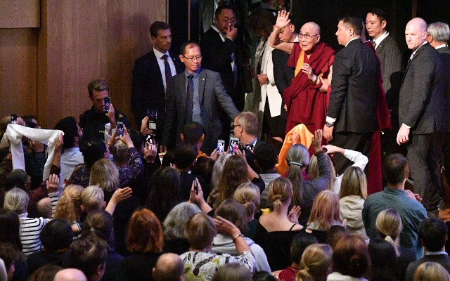 1536819320_dalailama2.jpg