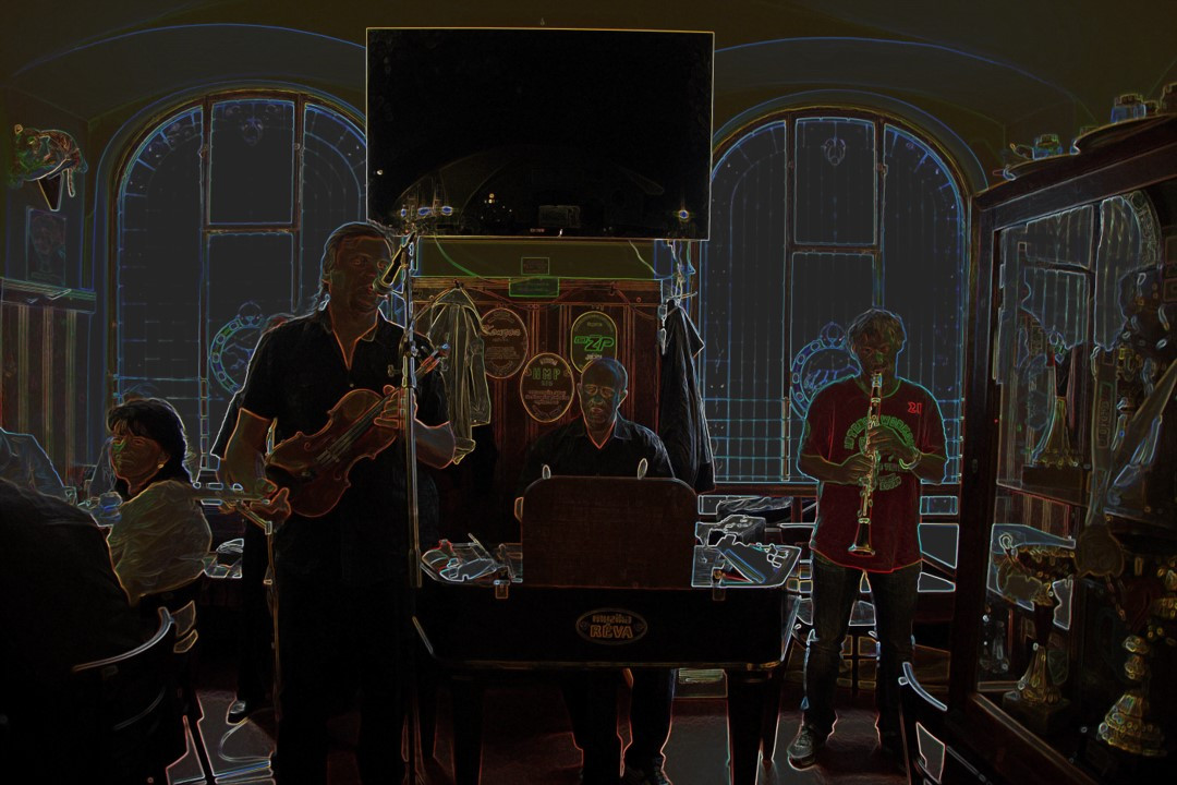 체코 황금호랑이 악단.jpg