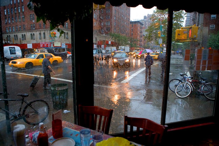 13_20100714004435_rain_cafe_window1.jpg