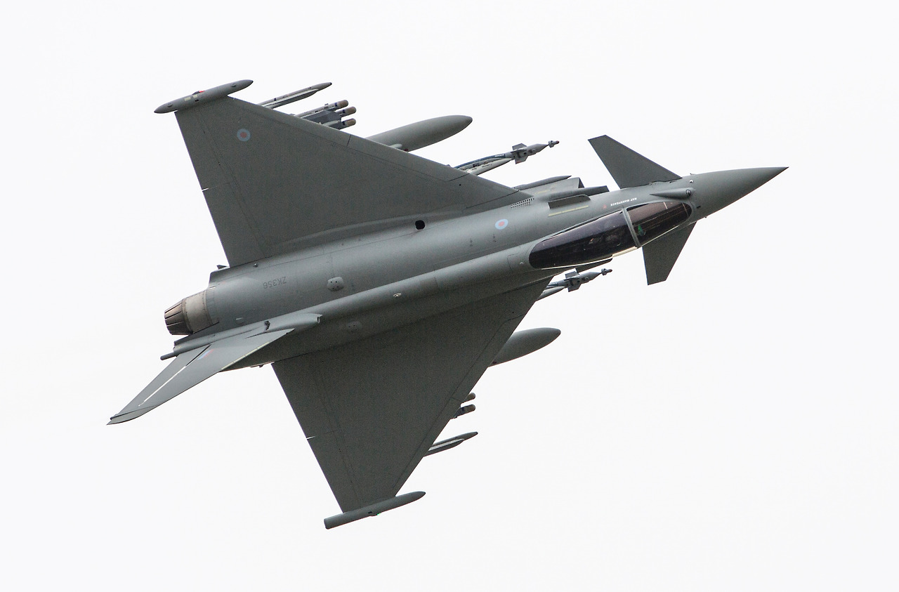 6.Royal_Air_Force_Eurofighter_Typhoon_FGR4_MOD_45160576.jpg